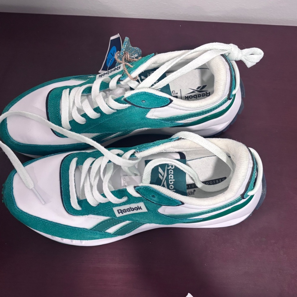 Running shoes - Picture 2 of 3